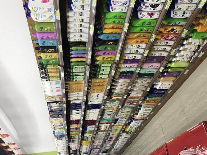 临桂临街营业中的百货超市转让